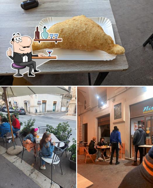 La interni e cibo del ristorante