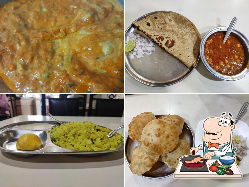 Chicken curry at Pooja Snacks