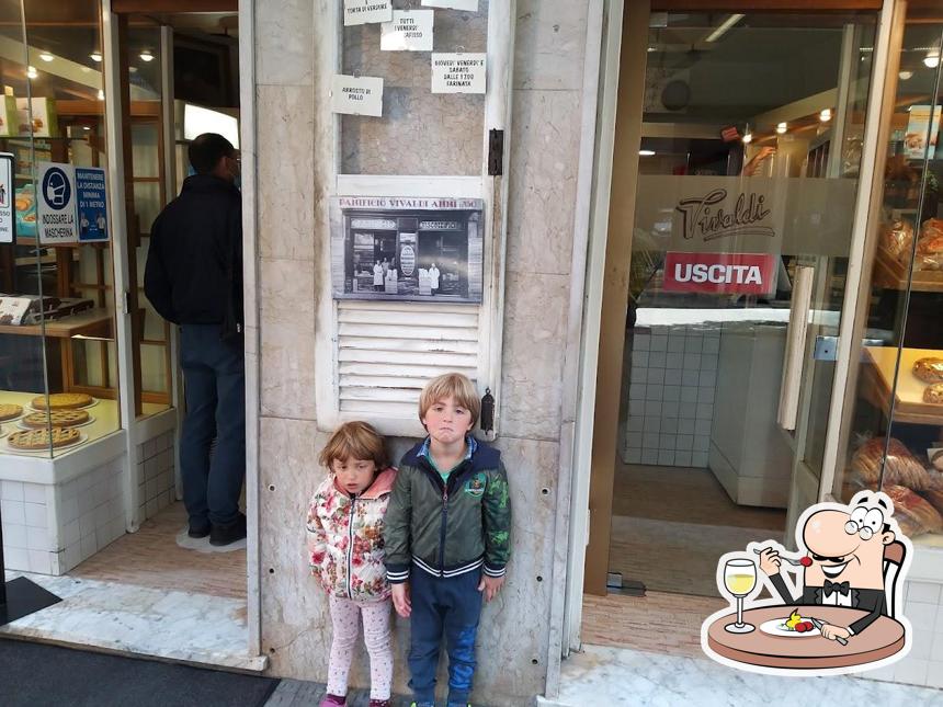 Platti al Panificio Pasticceria Vivaldi Sas di Alessandro Zavagli
