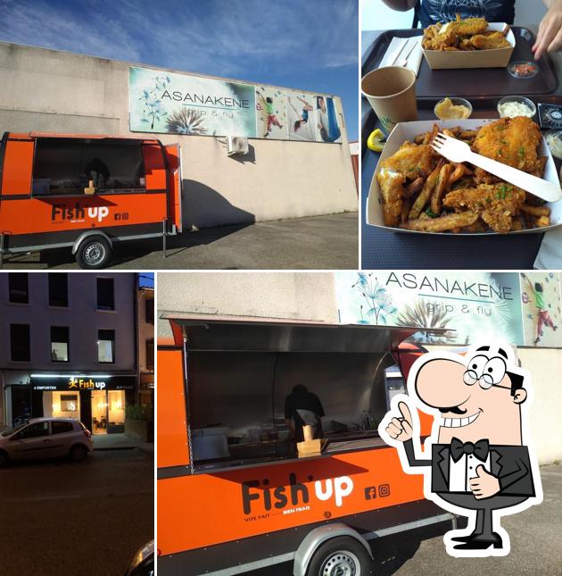 BREAKING FOOD - Burgers, Poutines, Fish & Chips