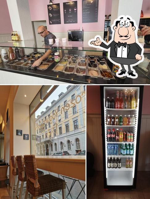 Siediti a un tavolo di Frojo Cafe