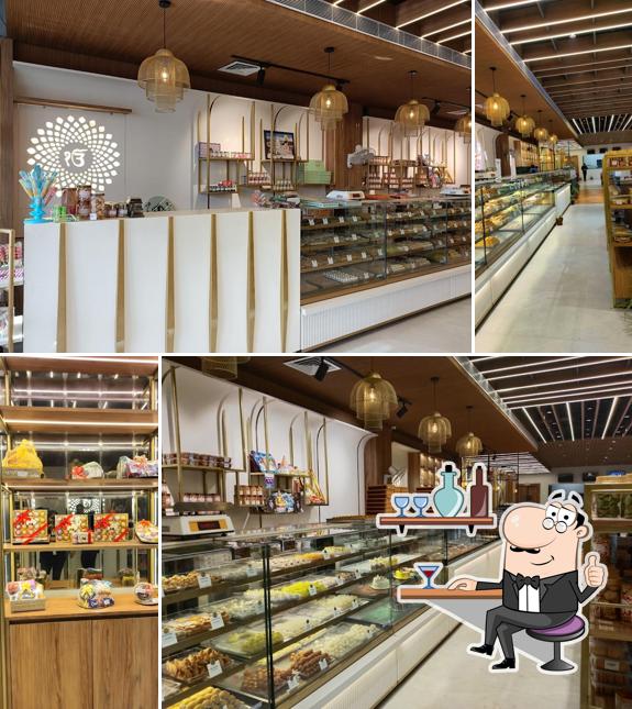 Check out how Pahwa's looks inside