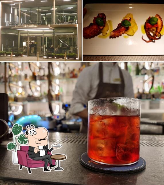 La interni e cibo del ristorante