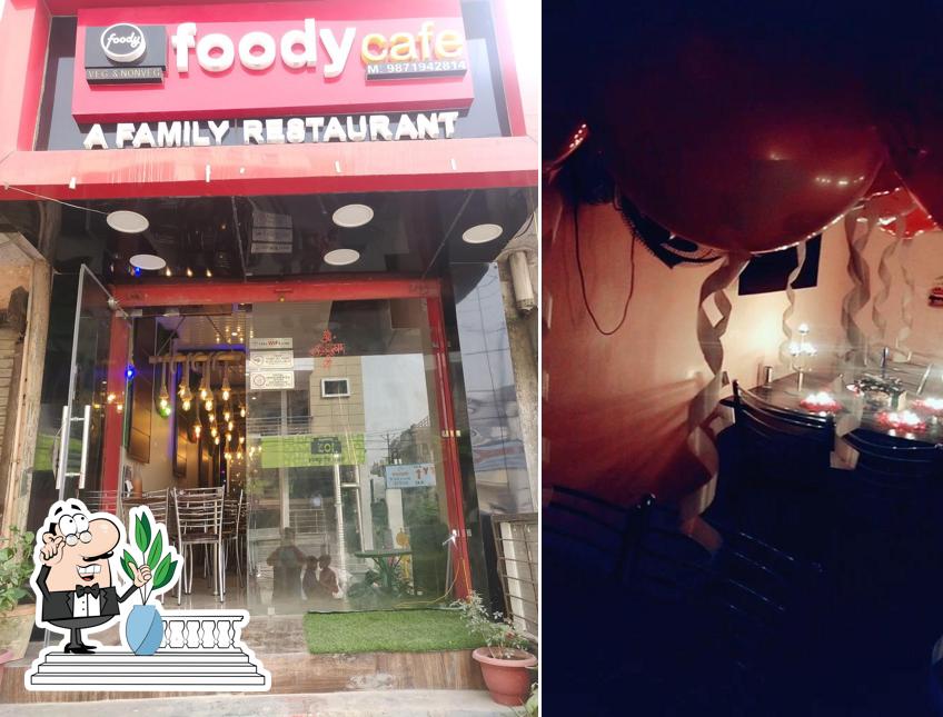 The exterior of FOODY CAFE