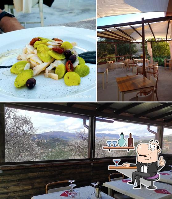 Siediti a un tavolo di La Quercia Agriturismo Ristorazione