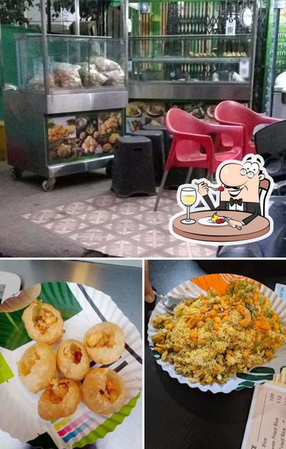 Food at Nagpur chaupati