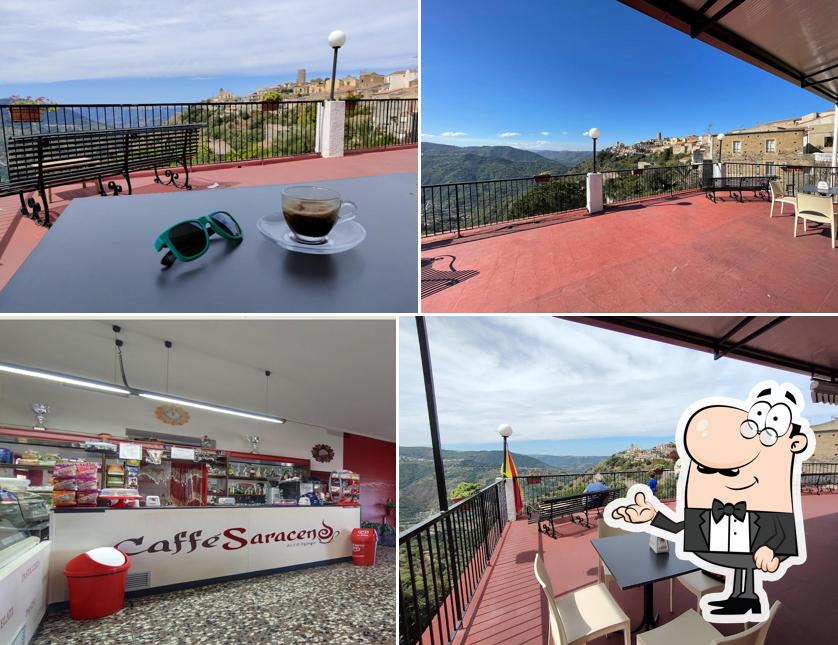 Siediti a un tavolo di Caffè Saraceno