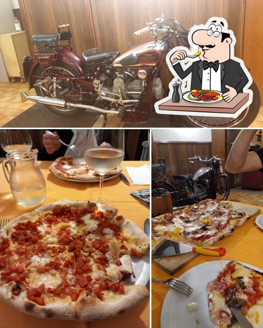 Tra le diverse cose da Trattoria Pizzeria Annunziata si possono trovare la cibo e esterno