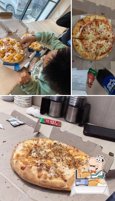 Garlic bread at Domino's Pizza Tadong, Gangtok