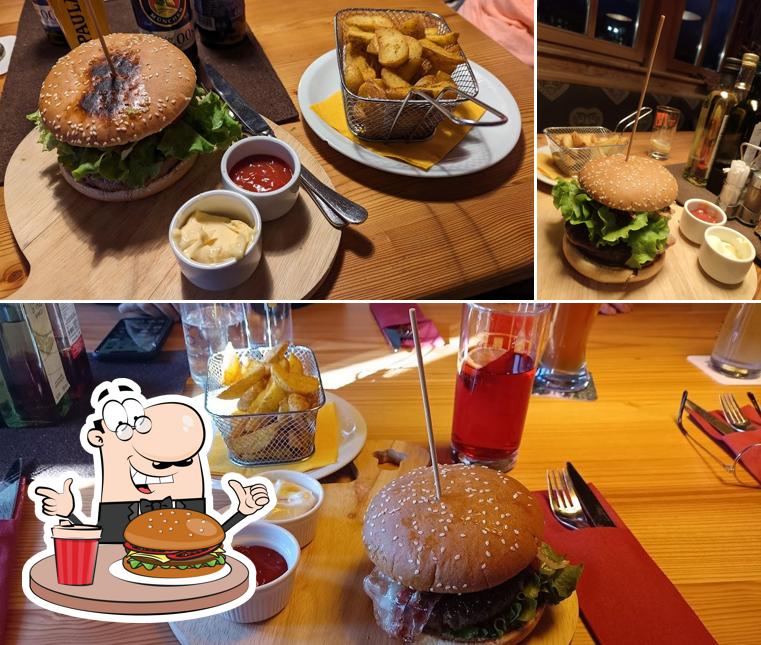 Ordina un hamburger a Restaurant Bar Plose - Stodl Ordina un hamburger a Restaurant Bar Plose - Stodl