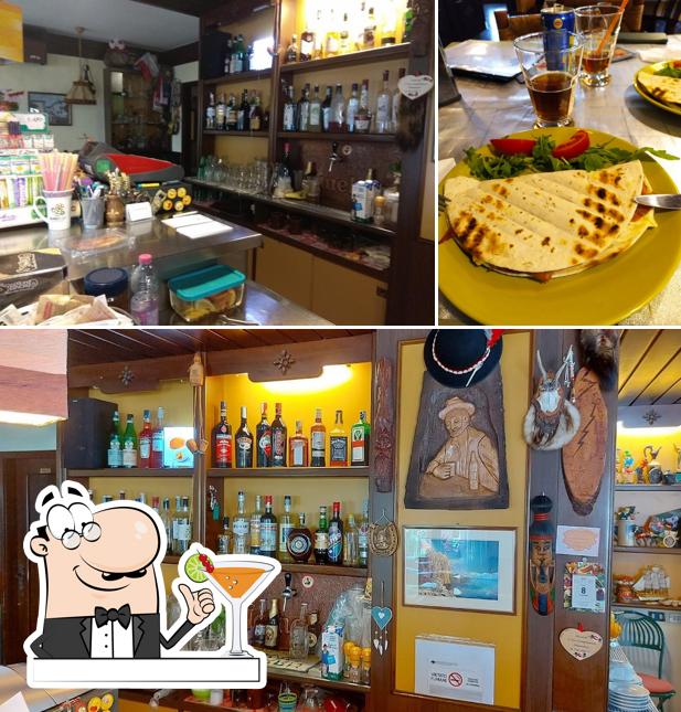 Goditi un drink dal menu