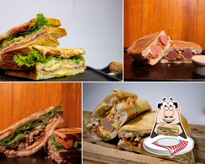 Clube sanduíches em Giga Lanches
