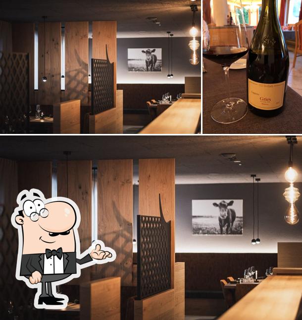 Moretto's Steakhouse si caratterizza per la interni e alcol