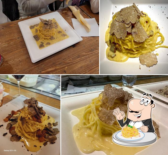 Spaghetti alla carbonara al Savini Tartufi