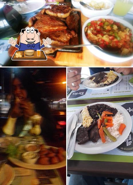 Comida em Galileu Bar