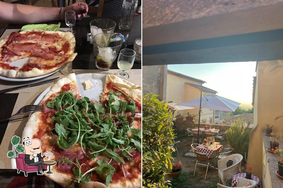 Dai un'occhiata agli interni di Pizzeria La Fonte