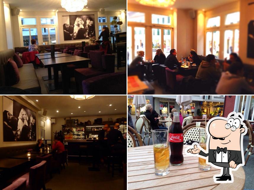 Siediti a un tavolo di Café/Bar Gryffe