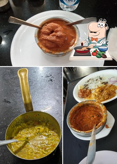 Chicken curry at Amanthrana Hotel