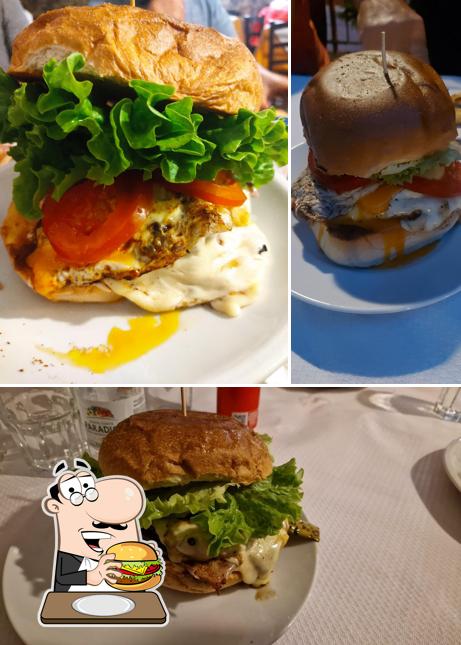 Paninoteca Tormento propone un'ampia selezione di opzioni per gli amanti dell'hamburger