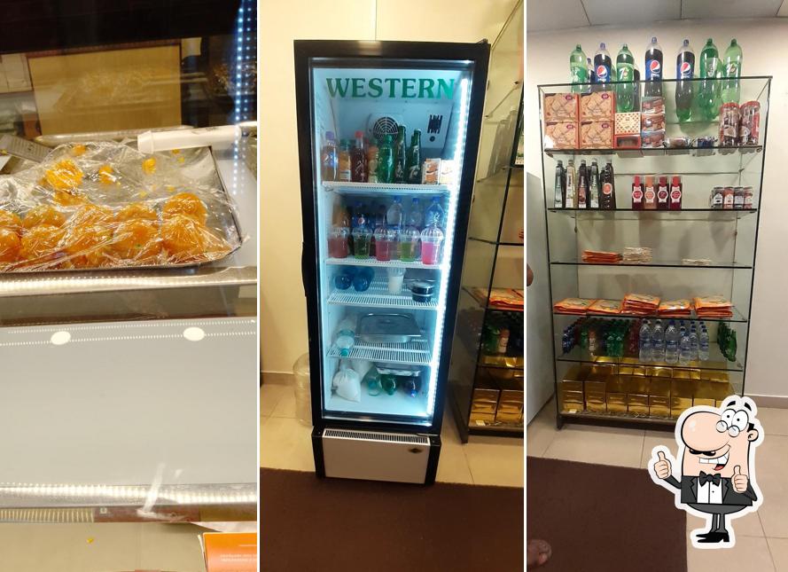 Look at the pic of Meetha & Teekha