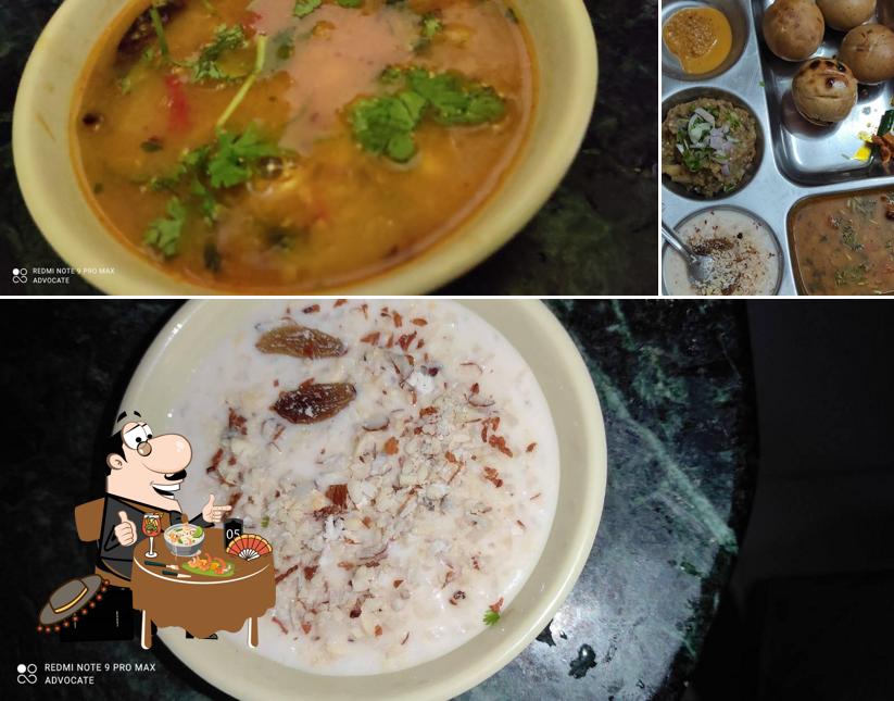 Food at Sas Bahu baati chokha