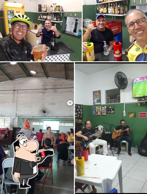 O Bar do Marcinho se destaca pelo bebida e interior