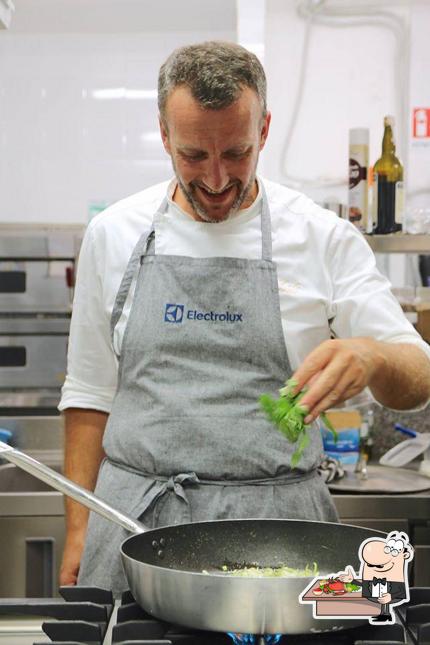 Ordina la cucina di mare a Naos - Restaurant & Lounge Bar