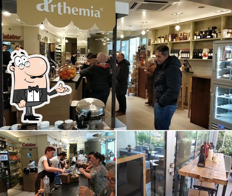 Siediti a un tavolo di Madai Bakery Café