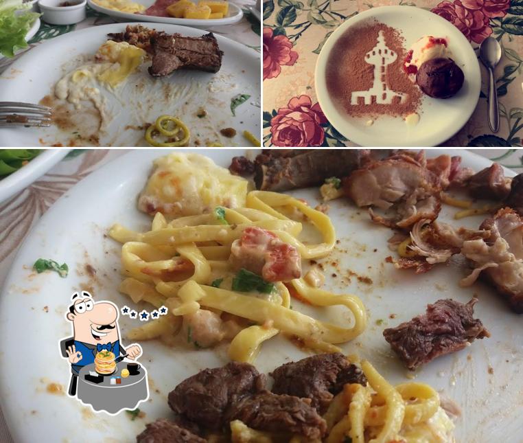 Platos en Mascaron Restaurante Giratório