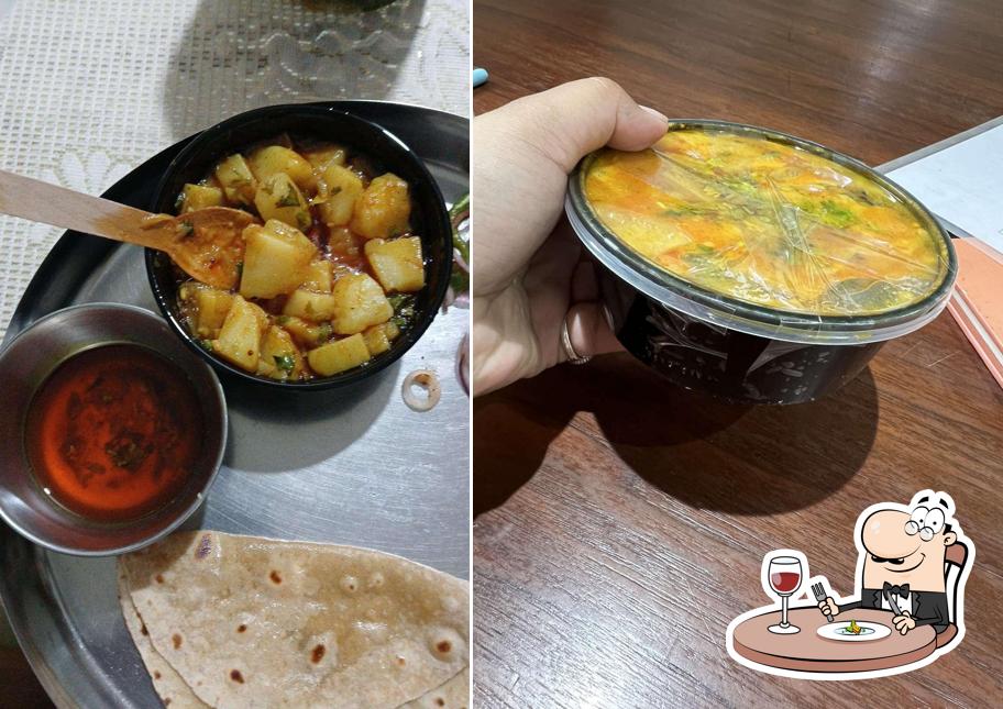 Food at Kathiyawadi Rotlo