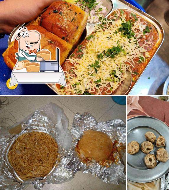 Garlic bread at purana pandit pav bhaji chowmin