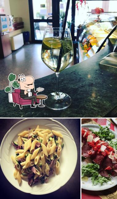 Siediti a un tavolo di Bar Meridiana - Pizzeria e Tavola Calda