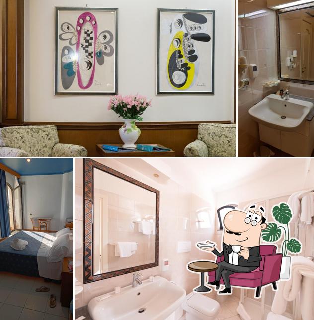 Siediti a un tavolo di Hotel Bajamar
