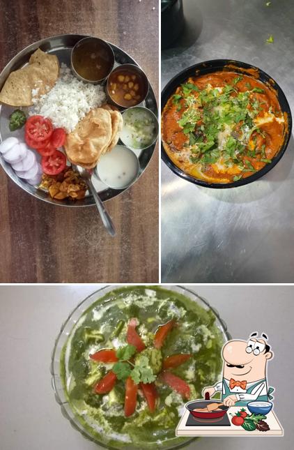 Chicken curry at KHAO BIRYANI