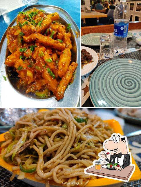 Chow mein at LA’ CHEF