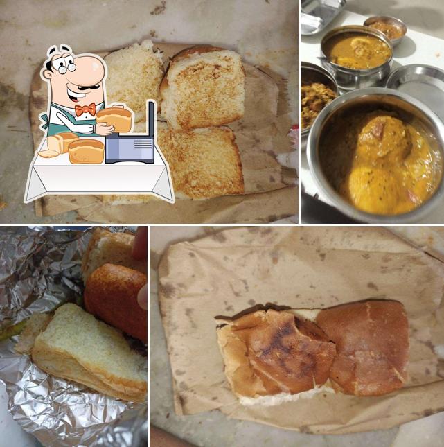 Garlic bread at Namaste Indore