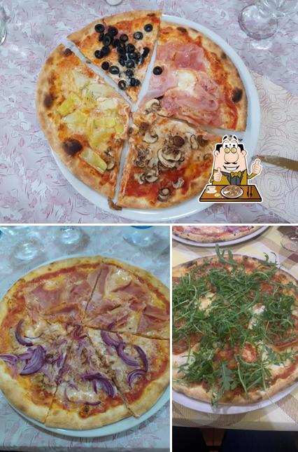 Ordina una pizza a Pizzeria Ristorante Da Mariano