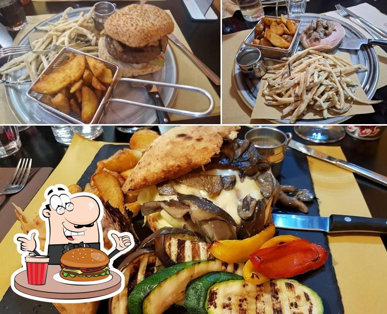 Prova un hamburger a Rosso Toro