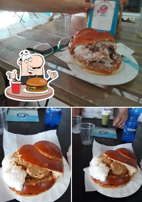 Ordina un hamburger a L'elica Gelateria