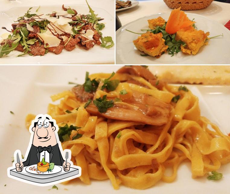 Platti al Ristorante Pizzeria "Il Sabato del Villaggio"
