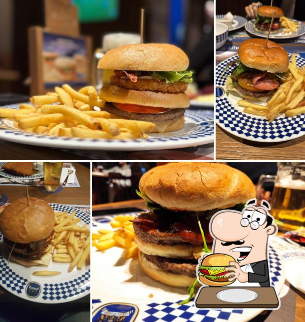 Prova uno dei tipi di hamburger disponibili a Löwengrube Civitanova