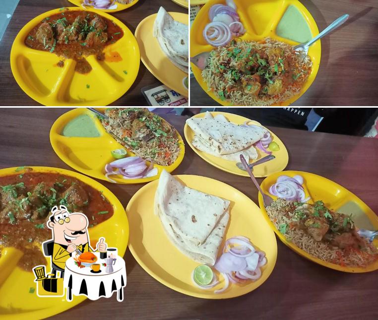 Food at Mohan Bhai Chicken & Fast Food Corner