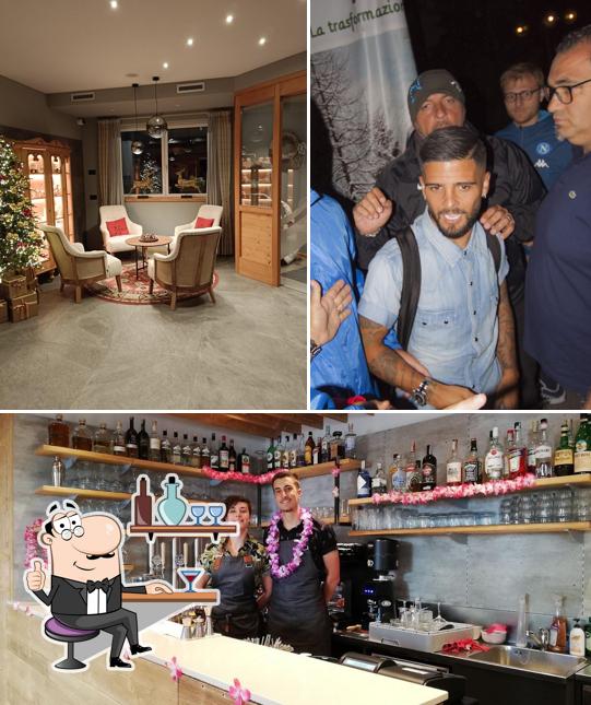 Siediti a un tavolo di Sky Bar