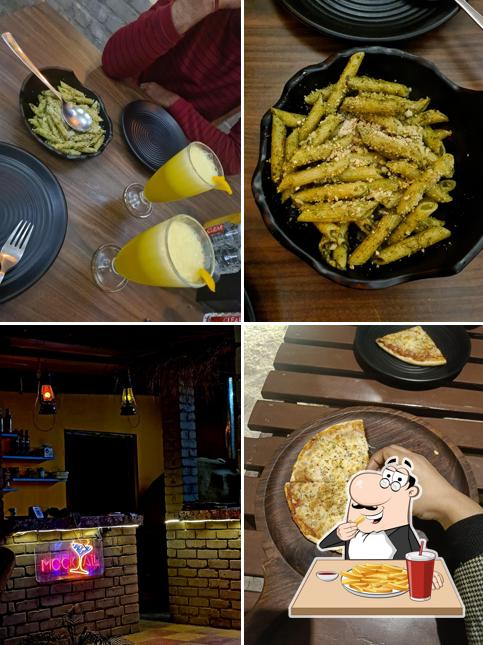 French fries at La Pizzaria El Roma