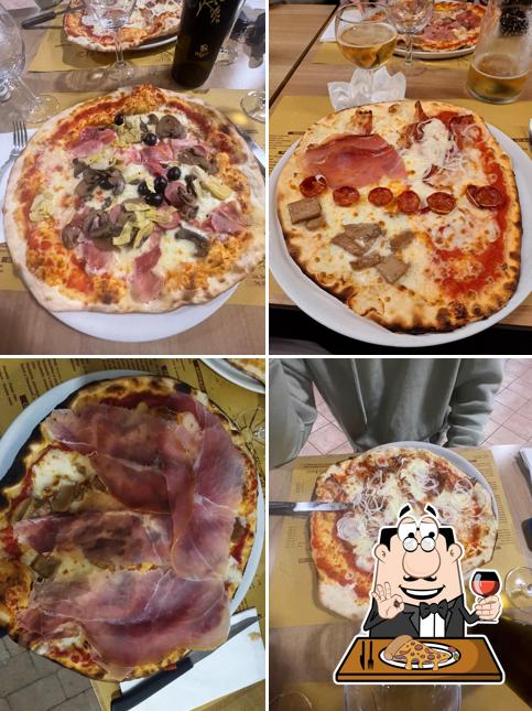 Prenditi una pizza a Osteria Il Tasso