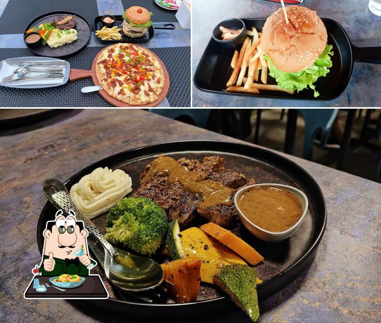 Food at Al Nafoora Cafe