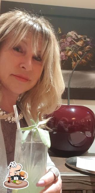 Prenditi un hamburger a Radici Ristorante