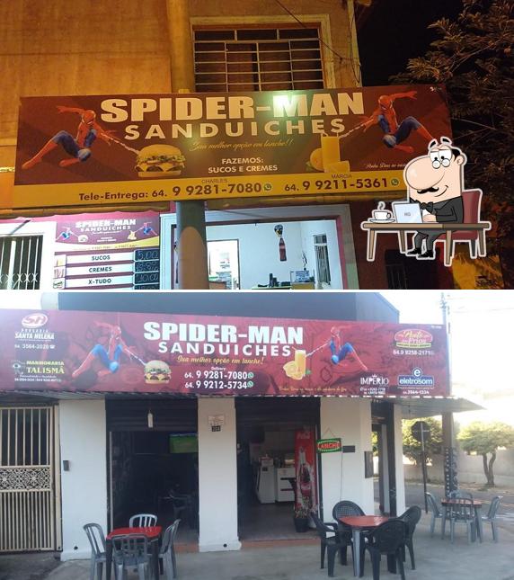Spider-Man Sanduíches & Pastelaria