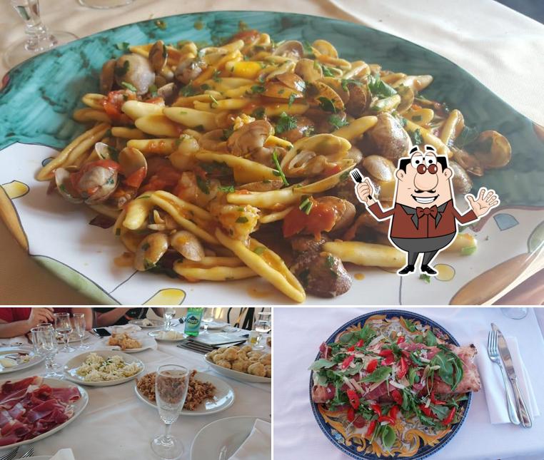 Platti al Ristorante E Pizzeria Mezza Luna “tore A Mare”