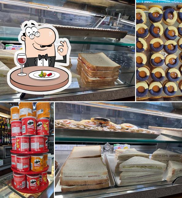 Cibo al SNACK BAR GELATERIA IL PIONIERE